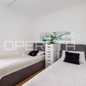 Moderan dvosoban stan s vrtom, 75 m², 300 m od mora, Zaton, Nin