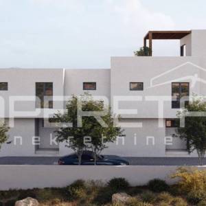 Moderna duplex kuća s bazenom i krovnom terasom u Vodicama