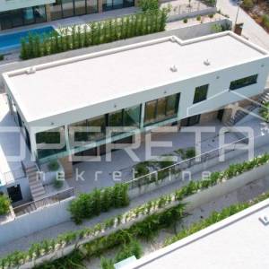 Moderna vila, četrta vrsta do morja, 361 m² neto
