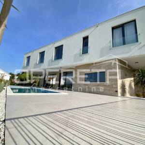 Moderna vila drugi red do mora, 326m2 neto 

