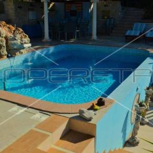 Moderna vila na Korčuli – 6 spavaćih soba, 3 kuhinje i privatni bazen