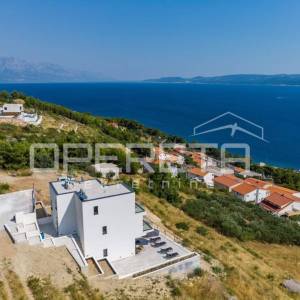 Moderna vila s otvorenim pogledom na more, povišena lokaciji uz Omiš
