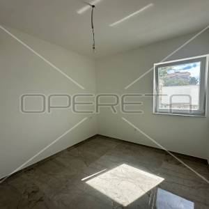 Moderni stan s panoramskim pogledom na more u Tisnom, 56,47 m2