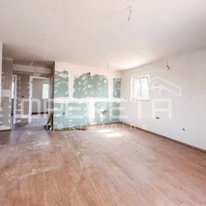 Moderni stan s terasom i pogledom na more u Stivašnici, 79,60 m2