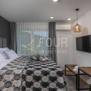 Mošćenička Draga, luksuzna novogradnja, 430m2, bazen, sauna, prostrana okućnica