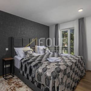 Mošćenička Draga, luksuzna novogradnja, 430m2, bazen, sauna, prostrana okućnica