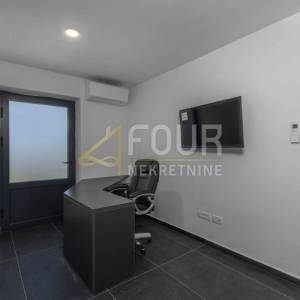 Mošćenička Draga, luksuzna novogradnja, 430m2, bazen, sauna, prostrana okućnica