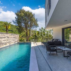 Mošćenička Draga, luksuzni višeetažni stan, 221.20m2, 3s+db, bazen, sauna