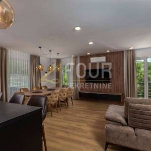 Mošćenička Draga, luksuzni višeetažni stan, 221.20m2, 3s+db, bazen, sauna