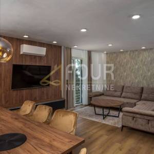 Mošćenička Draga, luksuzni višeetažni stan, 221.20m2, 3s+db, bazen, sauna