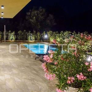 Mošćenička Draga – Moderna vila s bazenom, 10 minuta od mora
