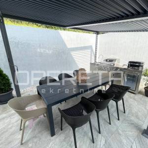 Mošćenička Draga – Moderna vila s bazenom, 10 minuta od mora