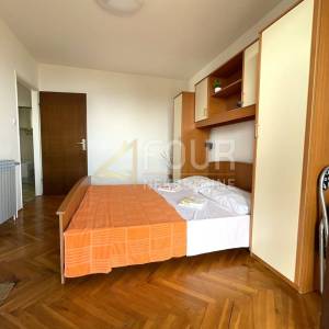 Mošćenička Draga, Mošćenice, adaptirana kuća s pogledom na more