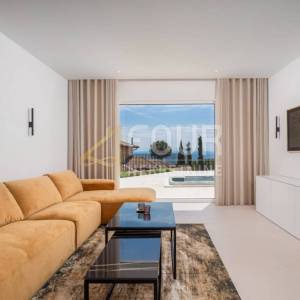 Mošćenička Draga, vila s bazenom, pogled na more