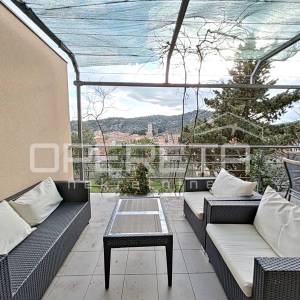 Murter- Tisno, kuća s 2 jedinice i pogledom na more
