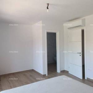 NA PRODAJU – dvojna kuća i garsonjera u Novigradu, 135 m2