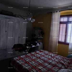 Na prodaju – prostrani stan u Puli,  110 m²