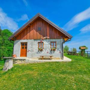NA VRHU SVIJETA: kuća i 12.600 m2 zemljišta