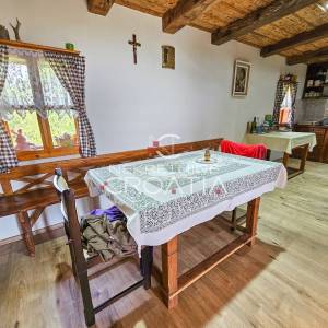 NA VRHU SVIJETA: kuća i 12.600 m2 zemljišta