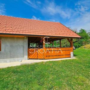NA VRHU SVIJETA: kuća i 12.600 m2 zemljišta