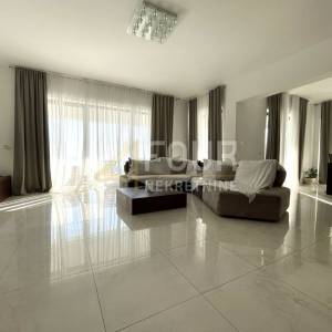 Najam, Kastav, Martinkovac, stan u vili, 198.12m2, 3s+db, pogled na more