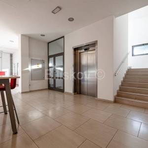 Najam, Novi Zagreb, poslovna zgrada, 14 GPM, 30 VPM