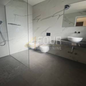 Najam, Pobri, 206.21m2, dvoetažni 4s+db, lođa, terasa, okućnica, garaža