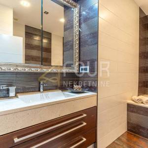 Najam, Rijeka, Centar, 101.20m2, 2s+db, pogled na more