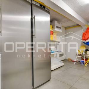 Najam, Ulični lokal, Britanac, Ilica , 122m2