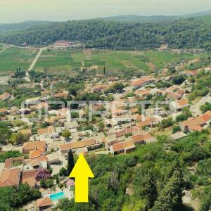 Nekretnina s Pogledom koji Oduzima Dah i Blizinom Mora