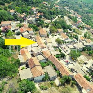 Nekretnina s Pogledom koji Oduzima Dah i Blizinom Mora