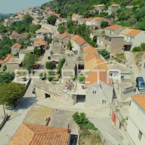 Nekretnina s Pogledom koji Oduzima Dah i Blizinom Mora