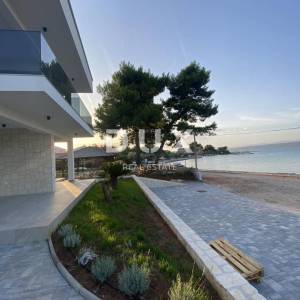 NEVIĐANE, PAŠMAN - Apartmanska novogradnja 1. red do mora