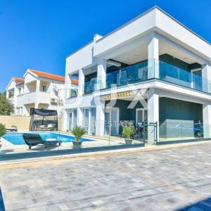 NIN, ZATON - Prekrasna vila s 6 apartmana