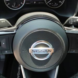 Nissan Qashqai 1.3 MHEV AUTOMATIK *LED, NAVIGACIJA, KAMERA*