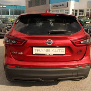 Nissan Qashqai 1.5 dCi *NAVIGACIJA, KAMERA*