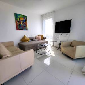 Njivice, 2 namještena apartmana s lijepim pogledom na more