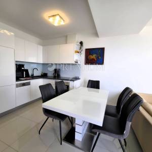 Njivice, 2 namještena apartmana s lijepim pogledom na more