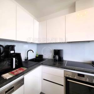 Njivice, 2 namještena apartmana s lijepim pogledom na more