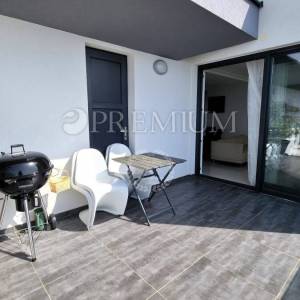 Njivice, 2 namještena apartmana s lijepim pogledom na more