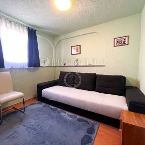 Njivice, apartman na 1.katu s prekrasnim pogledom na more!
