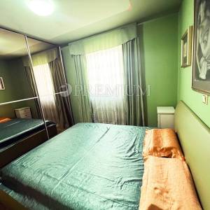 Njivice, apartman na 1.katu s prekrasnim pogledom na more!