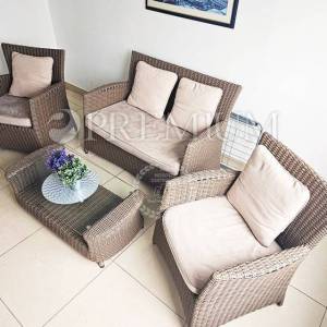 Njivice, prodaja namještenog apartmana, samo 300m od mora!