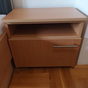 Noćni ormarić 2 kom.