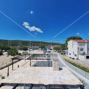 Nova vila s bazenom uz obalu jezera, Šibenik-okolica