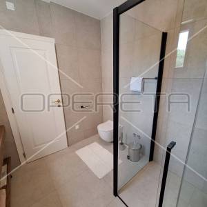 Nova vila s bazenom uz obalu jezera, Šibenik-okolica