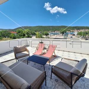 Nova vila s bazenom uz obalu jezera, Šibenik-okolica