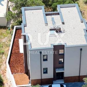 NOVALJA, JAKIŠNICA - Apartman 64m2 na prvom katu s predivnim pogledom na more