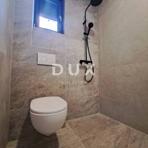 NOVALJA, JAKIŠNICA - Apartman 66m2 na prvom katu s predivnim pogledom na more