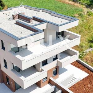 NOVALJA, JAKIŠNICA - Luksuzan Penthouse 123 m2 s pogledom na cijeli zaljev